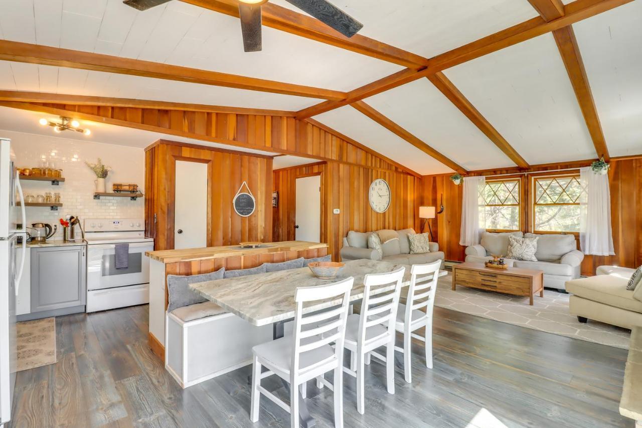Lakefront Poconos Vacation Rental With Swim Dock! Long Pond Exteriör bild
