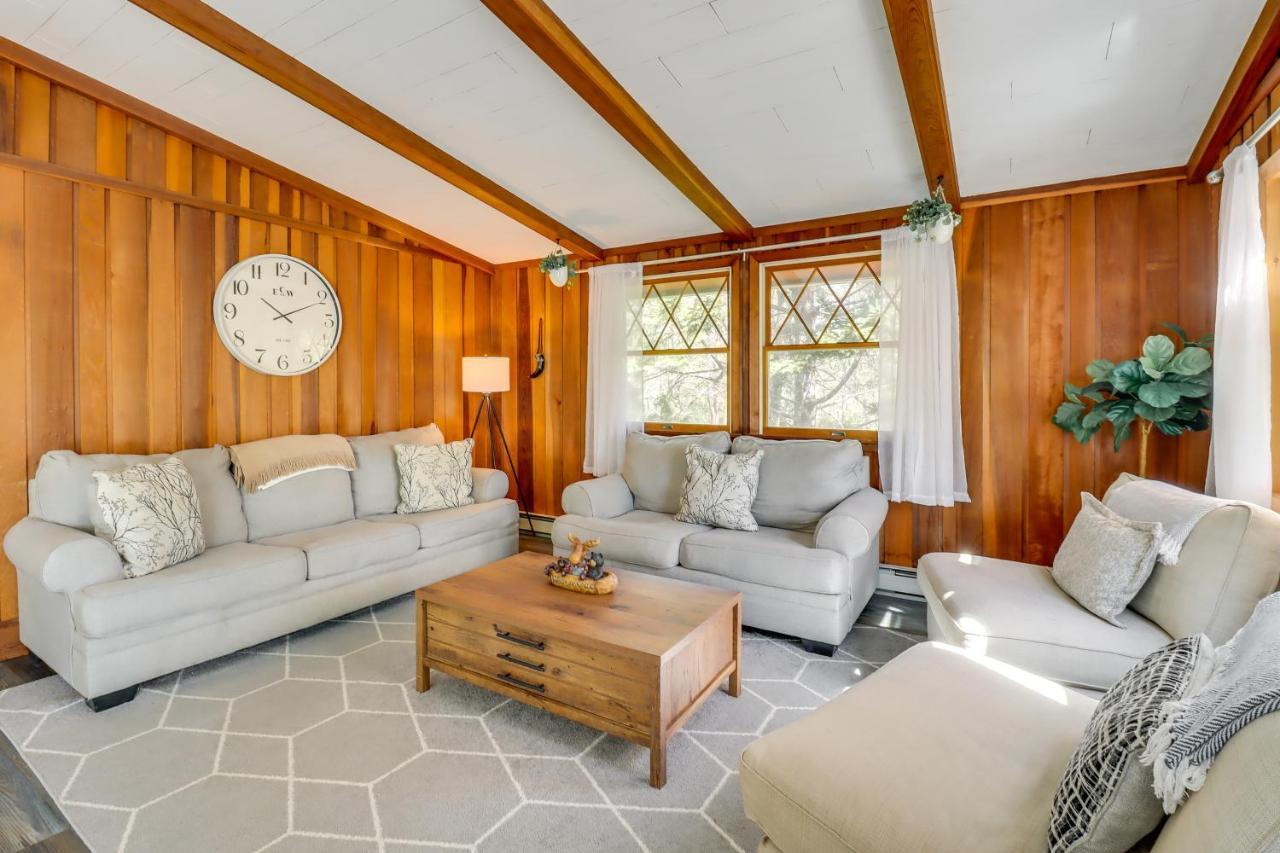 Lakefront Poconos Vacation Rental With Swim Dock! Long Pond Exteriör bild
