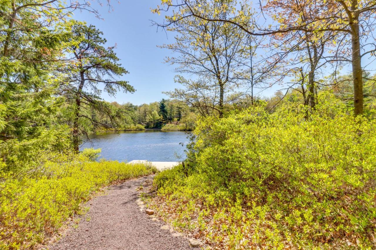 Lakefront Poconos Vacation Rental With Swim Dock! Long Pond Exteriör bild
