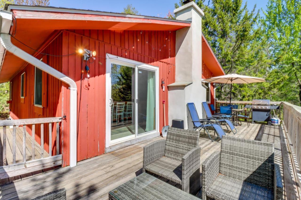 Lakefront Poconos Vacation Rental With Swim Dock! Long Pond Exteriör bild
