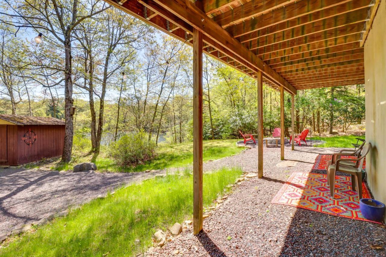 Lakefront Poconos Vacation Rental With Swim Dock! Long Pond Exteriör bild