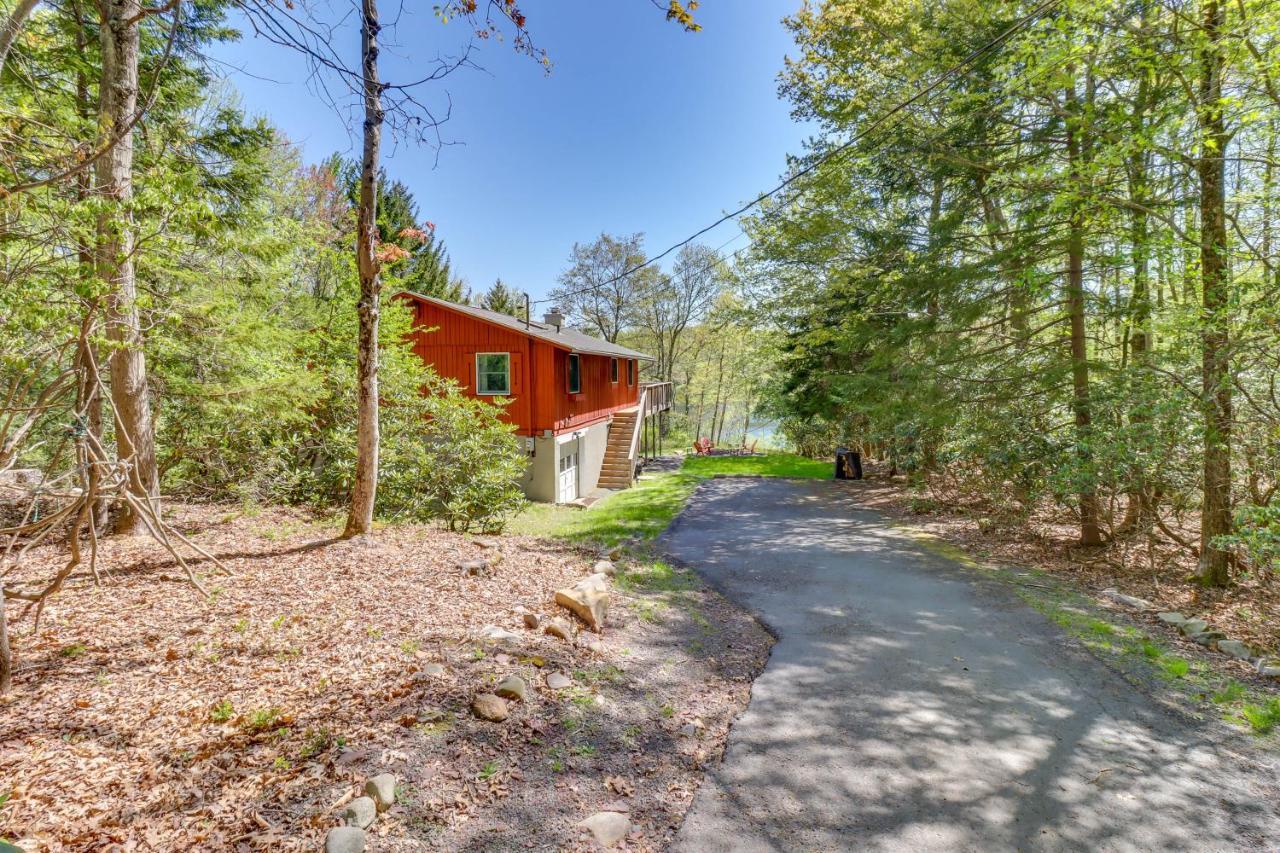 Lakefront Poconos Vacation Rental With Swim Dock! Long Pond Exteriör bild