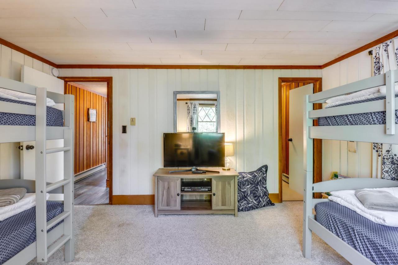Lakefront Poconos Vacation Rental With Swim Dock! Long Pond Exteriör bild