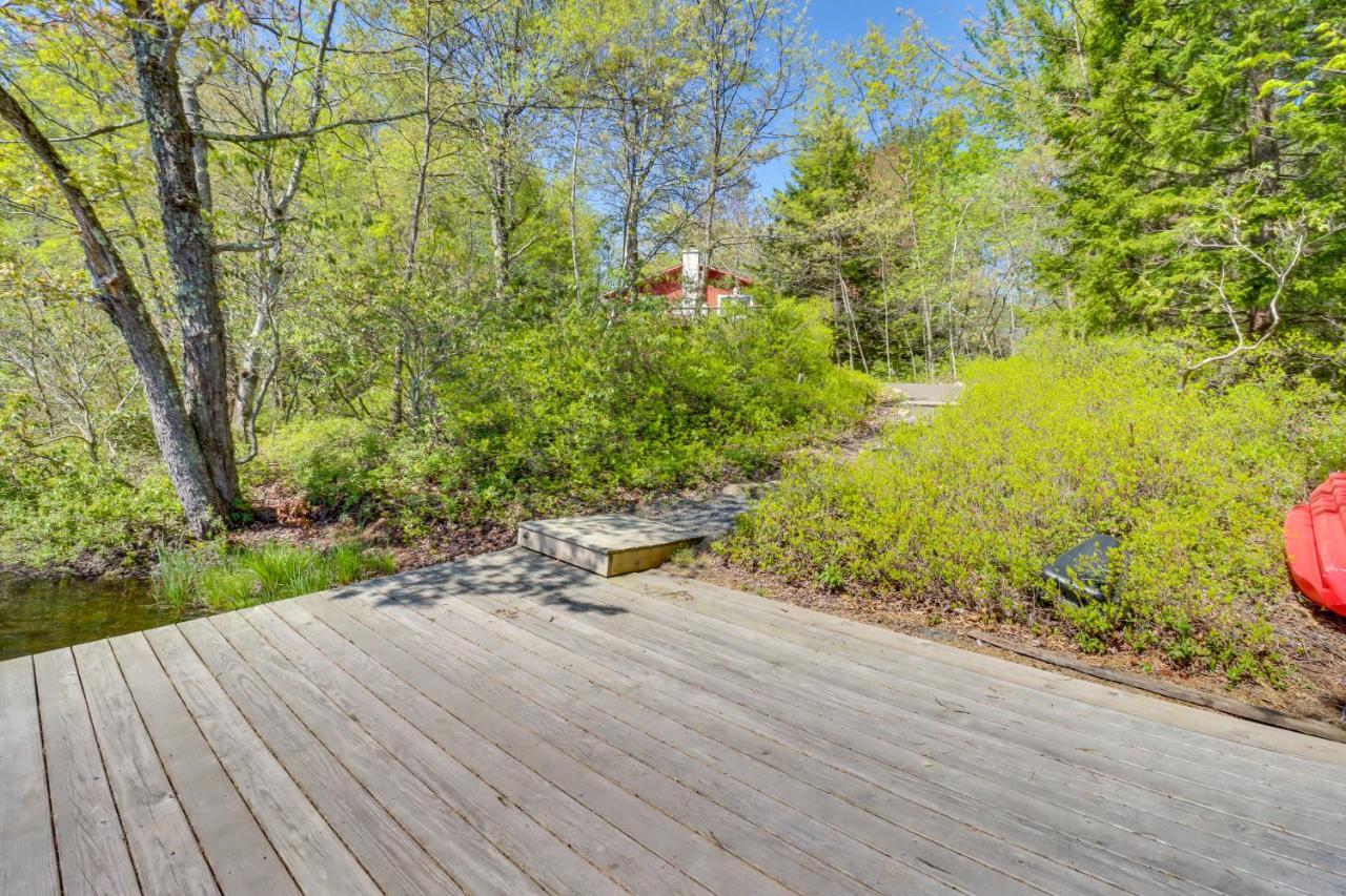 Lakefront Poconos Vacation Rental With Swim Dock! Long Pond Exteriör bild